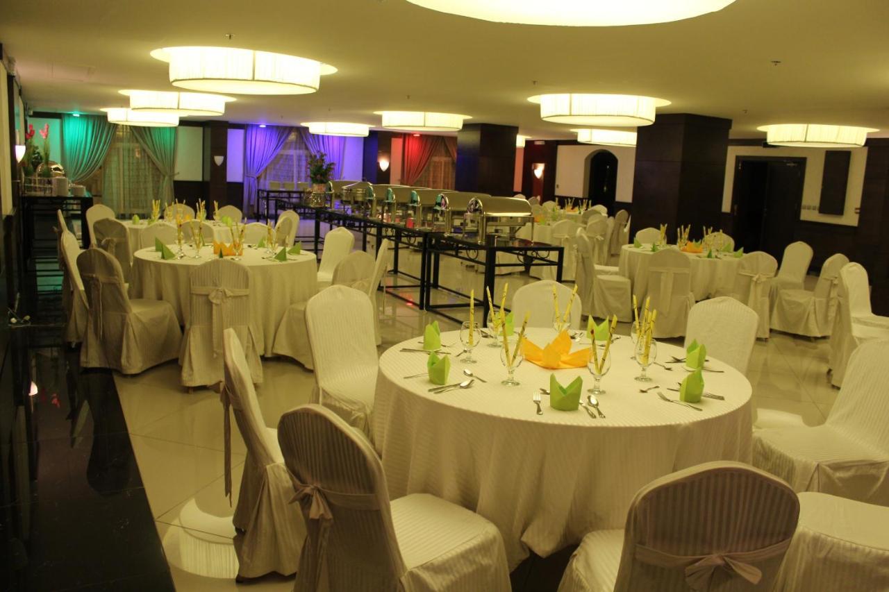 Valencia Hotel Suites Al Khobar Exteriör bild