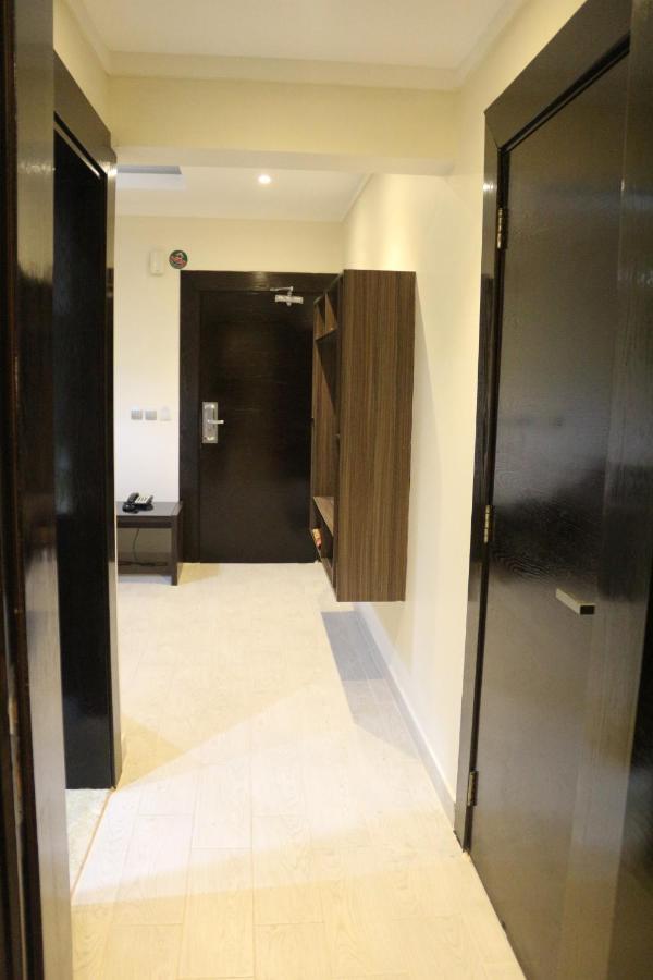 Valencia Hotel Suites Al Khobar Exteriör bild